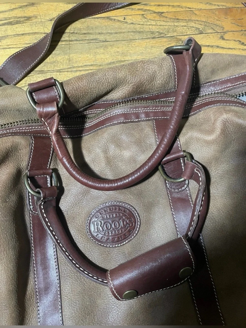 Roots Blackberry Two-Tone Brown Leather Vintage Duffel Bag Vacation Travel